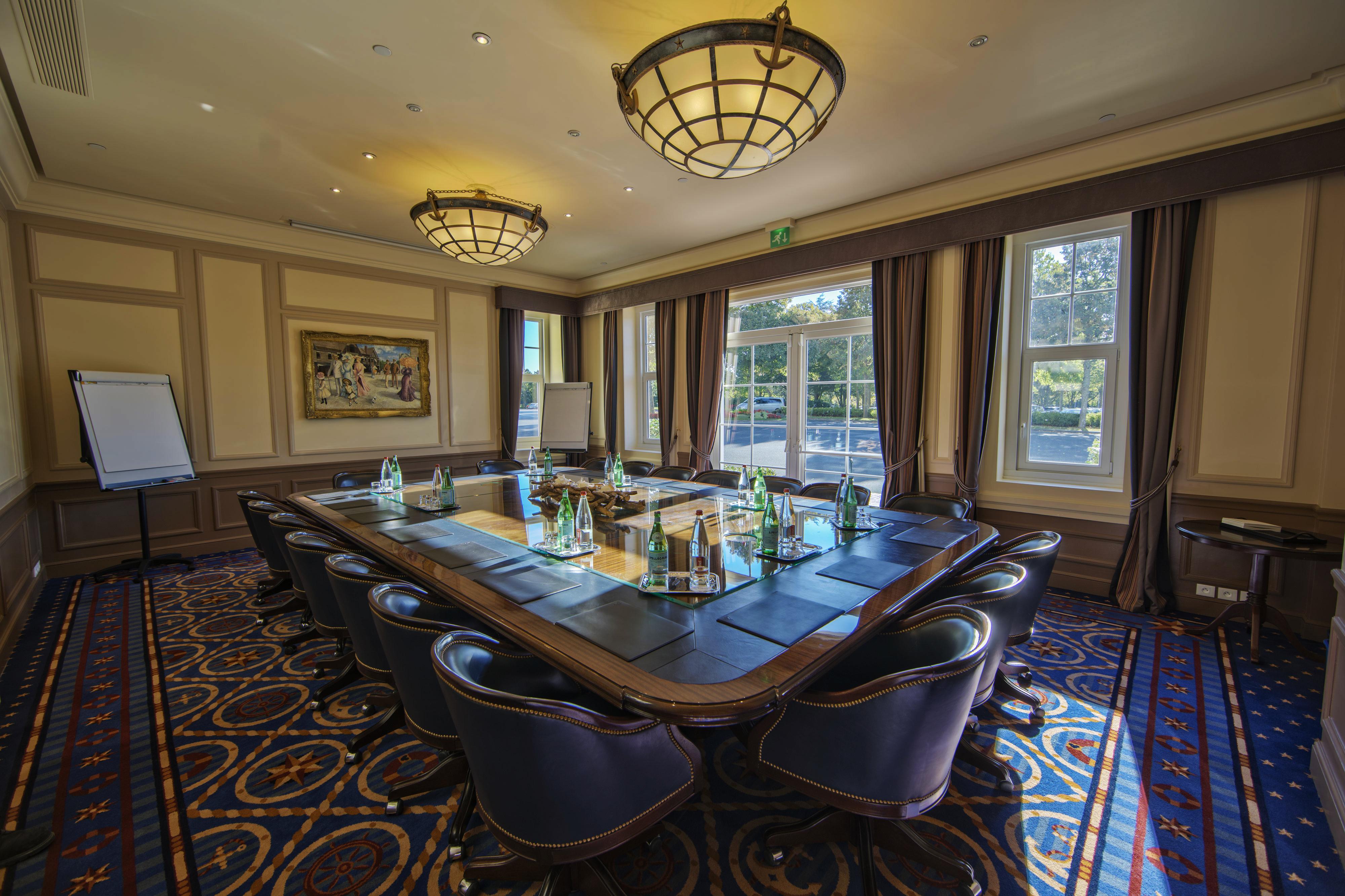 Newport Bay Club 4*