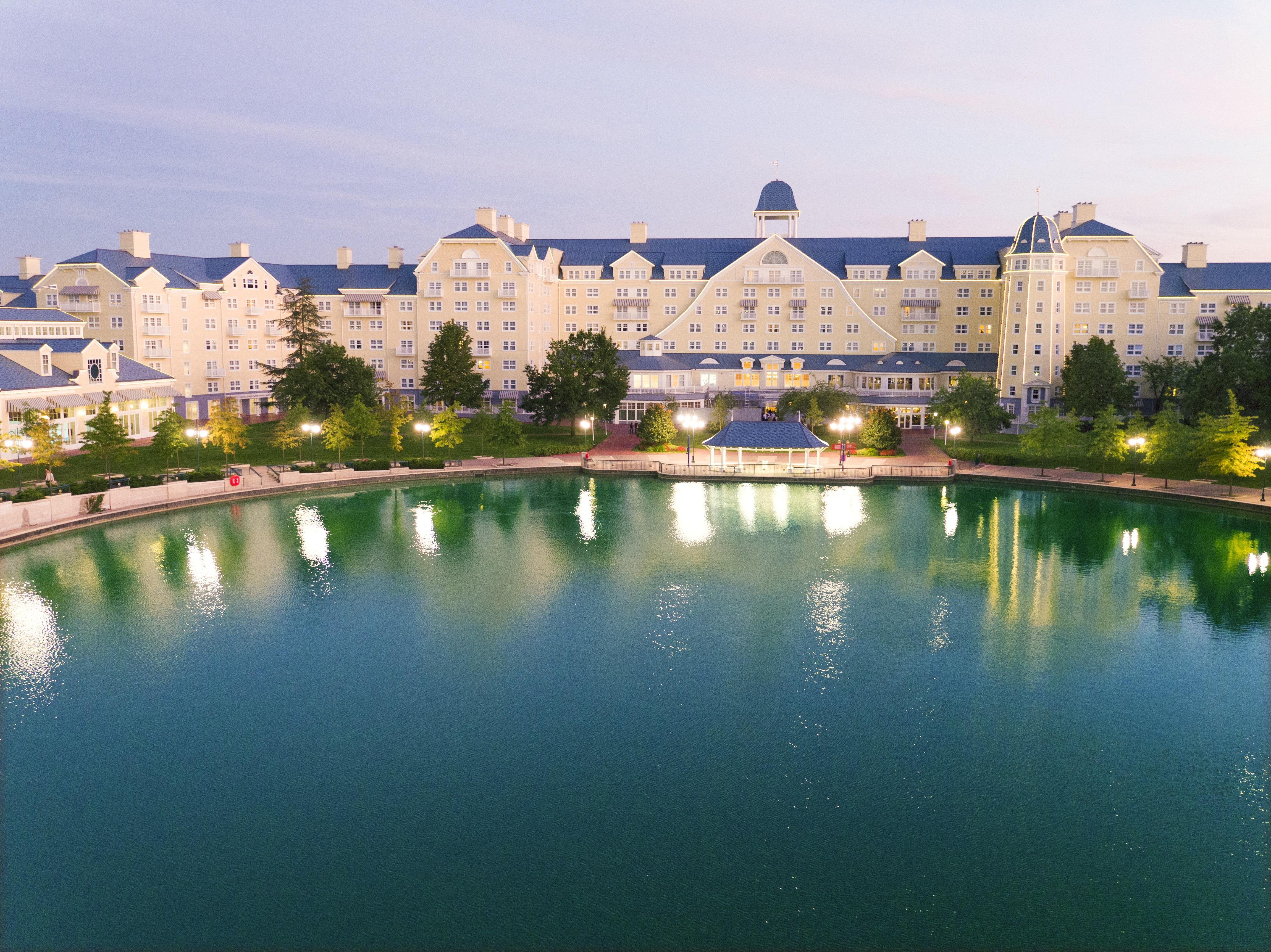 Hotel Newport Bay Club 4*