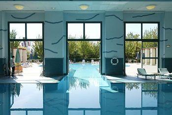 Newport Bay Club